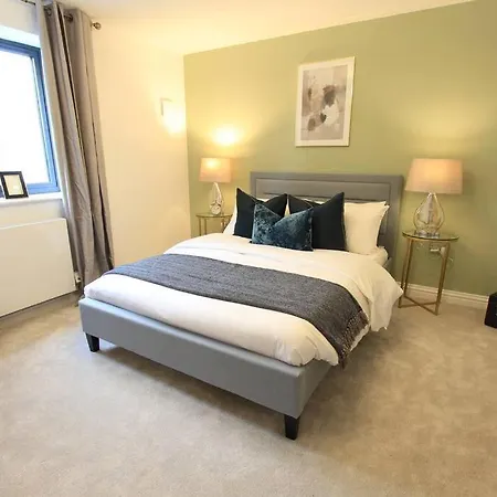 Cabot Mews 2 *